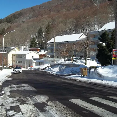 31 Avenue Georges Clemenceau *